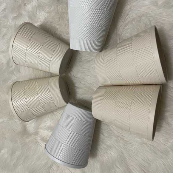 (Set of 6) 5" plastic textured pattern planter pots 2 gray-white & 4 beige - Picture 1 of 10